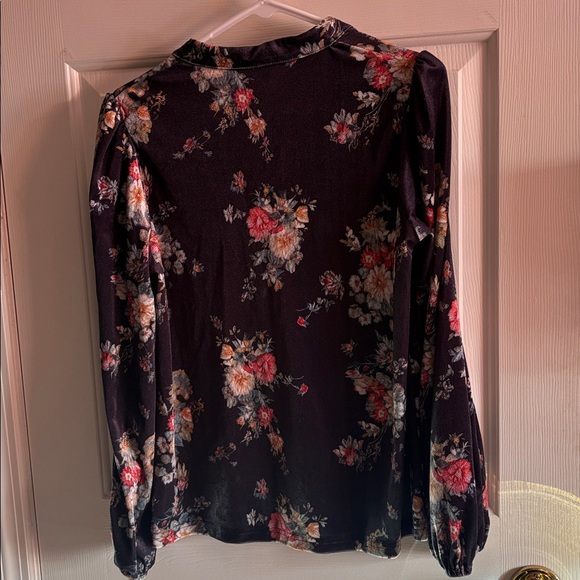 Black Velvet Floral Women's Top - Picture 4 of 4